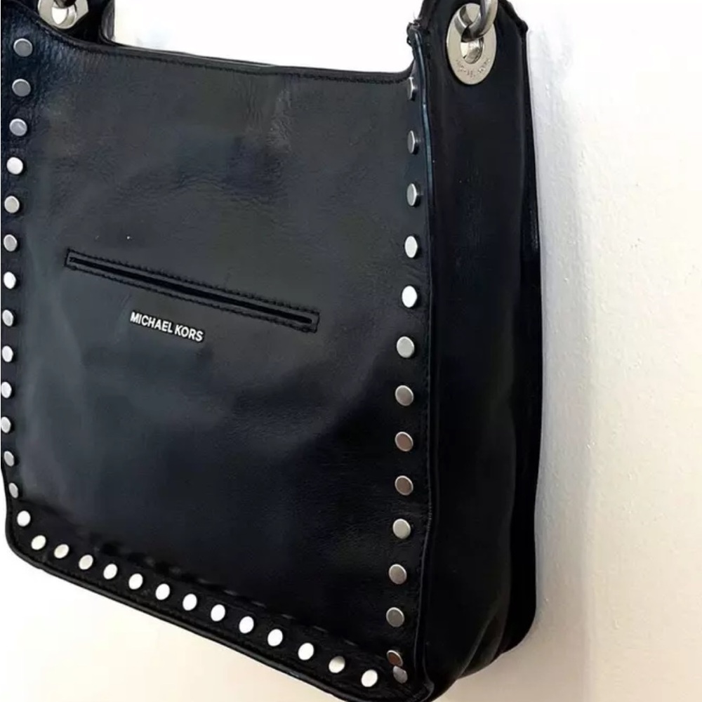 PRODUCT DETAILS
MICHAEL Michael Kors